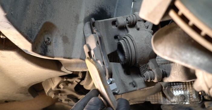 AUDI A6 2.0 TDI Brake Pads replacement: online guides and video tutorials