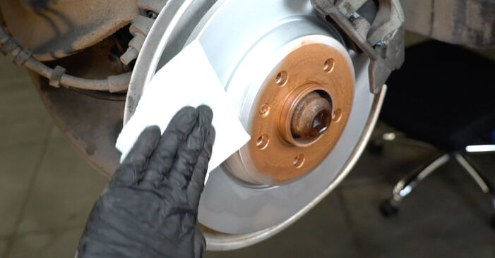 Step-by-step recommendations for DIY replacement Audi A5 B8 Sportback 2013 2.7 TDI Brake Discs