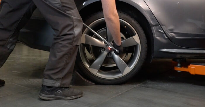How to replace AUDI A7 Sportback (4GA, 4GF) 3.0 TDI quattro 2011 Brake Discs - step-by-step manuals and video guides