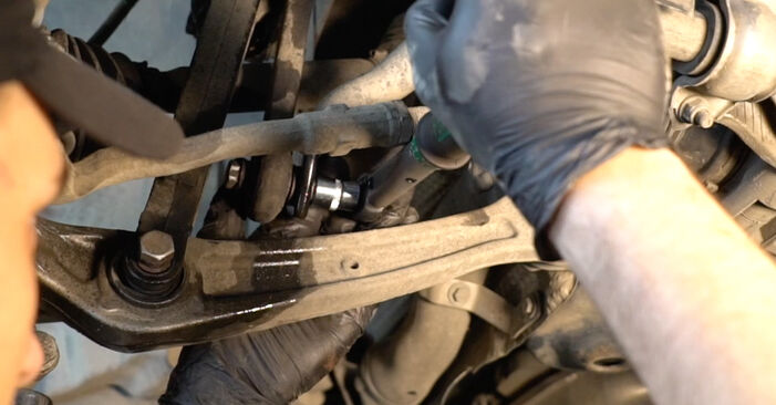 Replacing Shock Absorber on Audi Q5 8RB 2008 2.0 TDI quattro by yourself