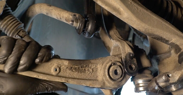 Step-by-step recommendations for DIY replacement Audi A4 B8 Avant 2011 2.0 TDI Control Arm