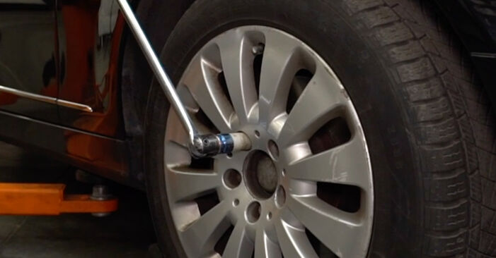 Wie man Verschleißanzeige Bremsbeläge beim Mercedes R231 2012 wechselt - Gratis PDF- und Video-Tutorials