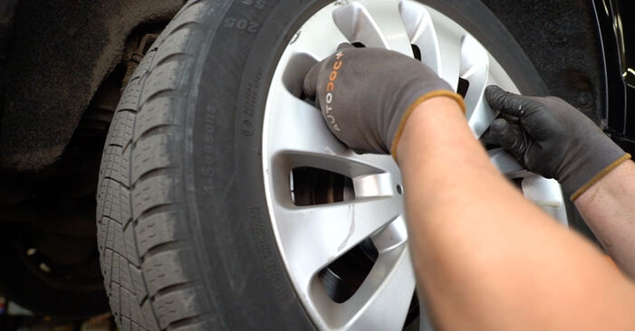 Mercedes C204 C 250 CDI 2.2 (204.303) 2013 Verschleißanzeige Bremsbeläge wechseln: Gratis Reparaturanleitungen