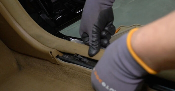 Pakāpeniski ieteikumi patstāvīgai Mercedes R231 2012 500 (231.473) Salona filtrs nomaiņai