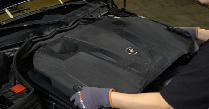 Wie man Ölfilter beim Mercedes Sprinter 909 2013 wechselt - Gratis PDF- und Video-Tutorials