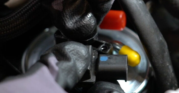 Priporočila korakov za DIY zamenjavo Mercedes W461 2002 230 G 2.3 (461.238, 461.239) Filter goriva