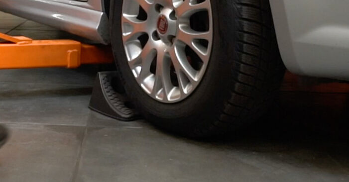 Vanskelighetsgrad: Bytte av Støtdemper på Fiat Linea 323 1.6 (323.AXF1A) 2013 – last ned illustrert veiledning
