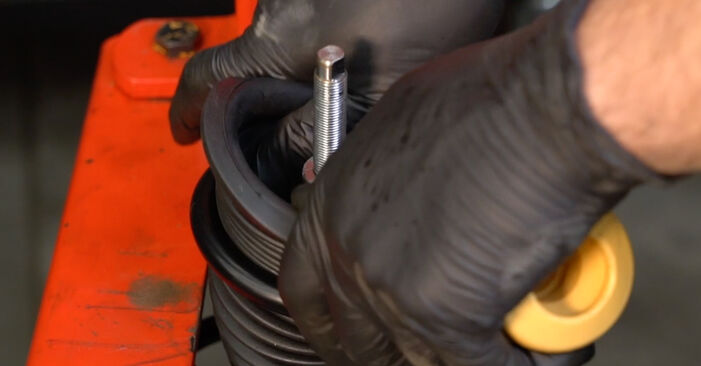 Sustitución de Amortiguadores en un Fiat Punto mk3 199 1.4 Natural Power 2014: manuales de taller gratuitos