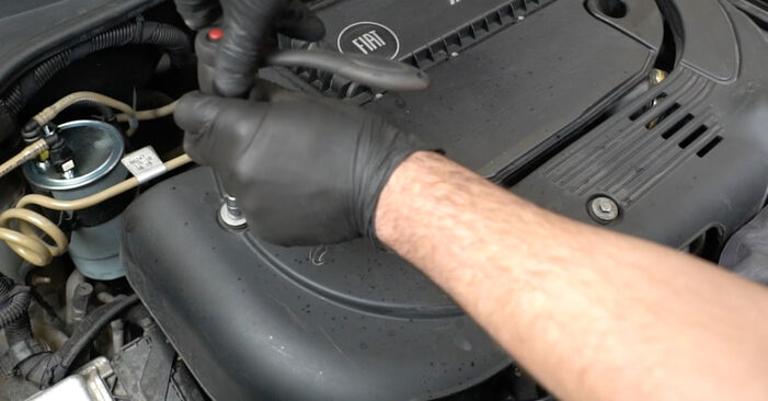 Wie man Ölfilter beim FIAT 124 Spider (348_) 2016 wechselt - Gratis PDF- und Video-Tutorials