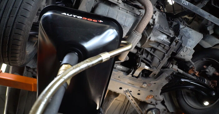Come sostituire Filtro olio motore FORD KA+ Hatchback (UK, FK) 1.2 2015 - manuali passo passo e video guide