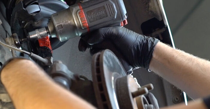 Wie problematisch ist es, selber zu reparieren: Koppelstange beim Ford Fiesta Mk6 Kastenwagen 1.0 2015 auswechseln – Downloaden Sie sich bebilderte Tutorials
