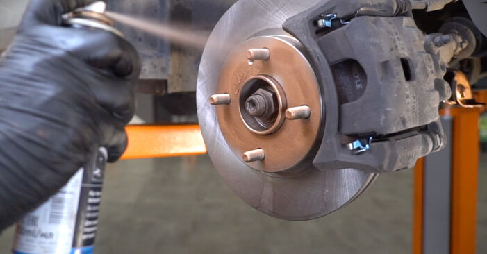 Wie Bremsbeläge beim Ford B-Max JK 2012 gewechselt werden - Unentgeltliche PDF- und Videoanweisungen