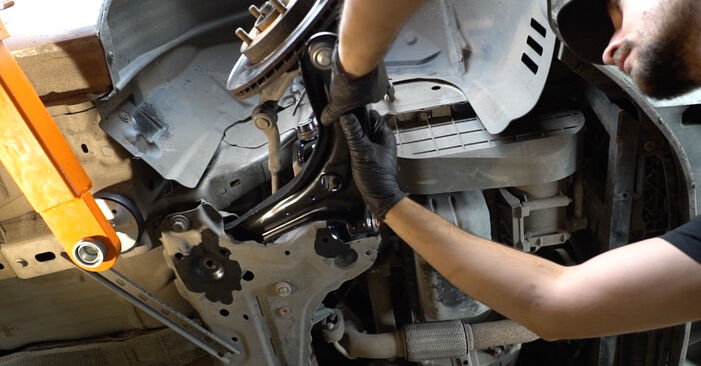 Come cambiare Braccetti oscillanti anteriori e posteriori su Ford Fiesta Mk6 Sedan 1.25 2010 - manuali PDF e video gratuiti