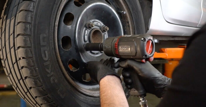 Ford Fiesta Mk6 Kastenwagen 1.6 TDCi 2011 Stoßdämpfer wechseln: Gratis Reparaturanleitungen
