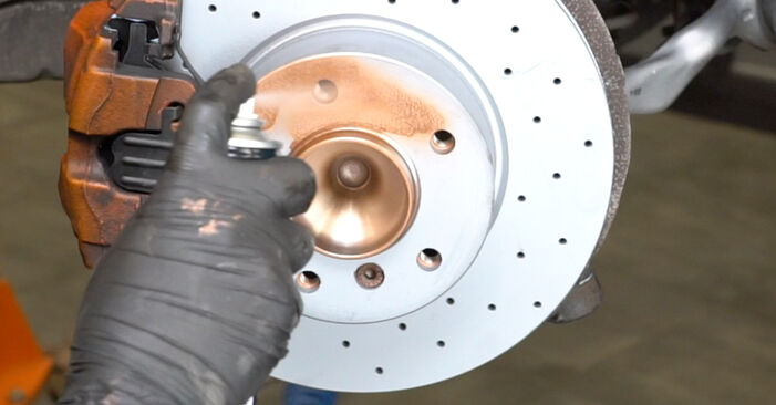 BMW E88 118 i 2010 ABS Sensor wechseln: Gratis Reparaturanleitungen
