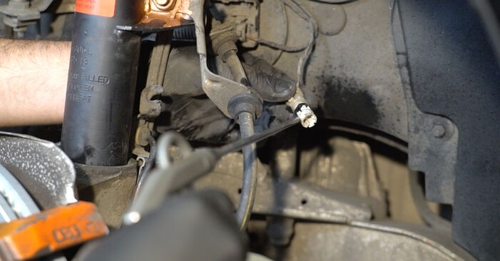 Wieviel Zeit nimmt der Austausch in Anspruch: Verschleißanzeige Bremsbeläge beim BMW E92 2013 - Ausführliche PDF-Anleitung
