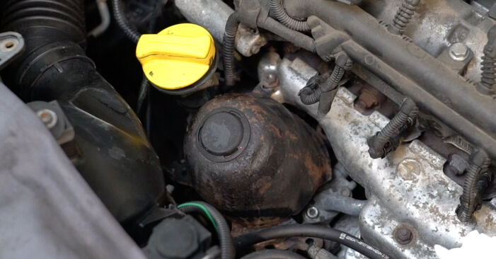 Kako težko to naredite sami: Oljni filter zamenjava na Opel Astra L48 1.3 CDTI (L48) 2015 - prenesite slikovni vodnik
