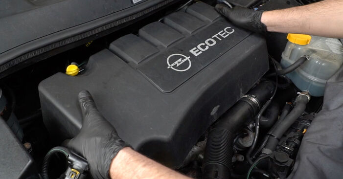 Slik bytter du OPEL Astra Classic Hatchback (A04) 1.6 (L48) 2010 Glødeplugger selv – trinn-for-trinn veiledninger og videoer