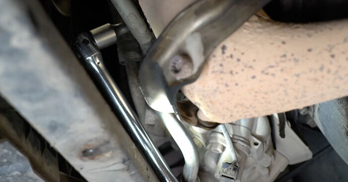 Wie kompliziert ist es, selbst zu reparieren: Ölfilter am Seat Toledo 1m 1.8 20VT 2004 ersetzen – Laden Sie sich illustrierte Wegleitungen herunter