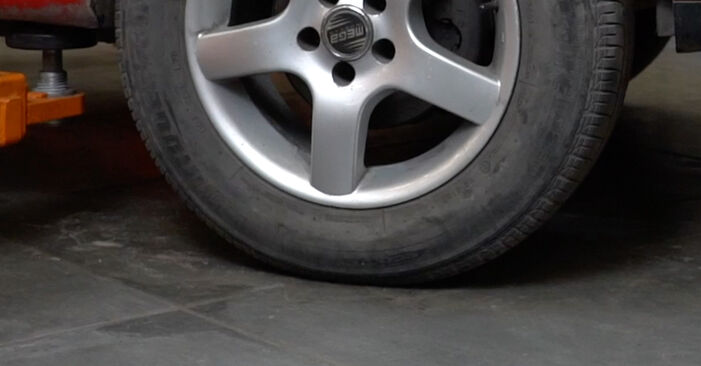 Ibiza IV ST (6J8, 6P8) 1.2 2014 Bremžu diski patstāvīgas nomaiņas remonta rokasgrāmata