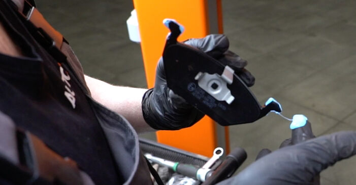 Comment changer Plaquette de frein sur SEAT Mii - trucs et astuces