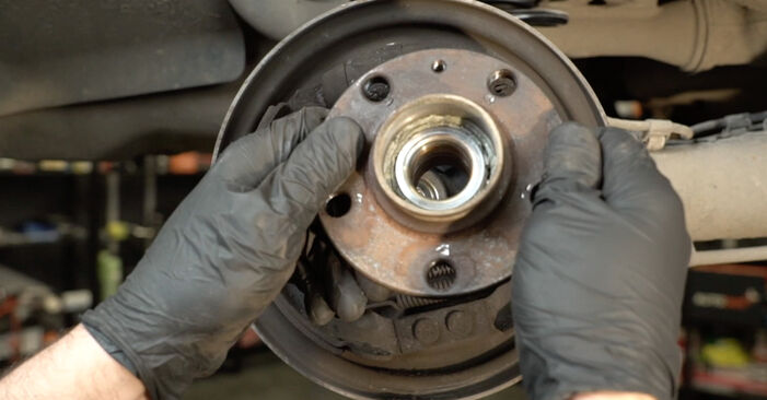How to change Wheel Bearing on SEAT Ibiza IV Sportcoupe (6J, 6P) 2009 - tips and tricks