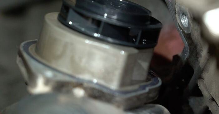 Wie problematisch ist es, selber zu reparieren: Wasserpumpe + Zahnriemensatz beim Seat Ibiza 6J 1.2 TSI 2014 auswechseln – Downloaden Sie sich bebilderte Tutorials