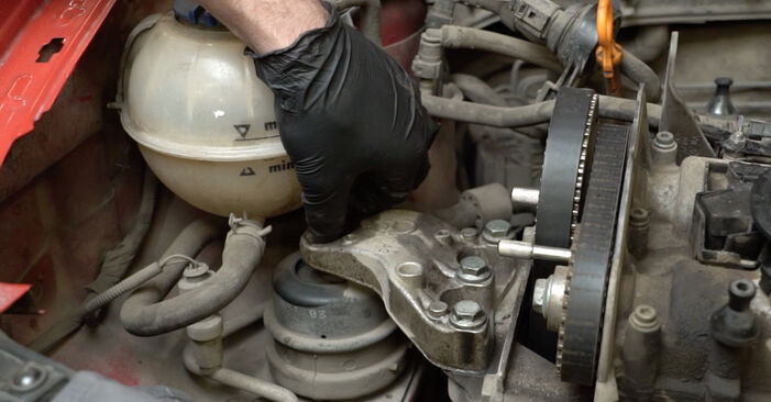 Hinweise des Automechanikers zum Wechseln von SEAT Ibiza IV Sportcoupe (6J, 6P) 1.2 2011 Wasserpumpe + Zahnriemensatz