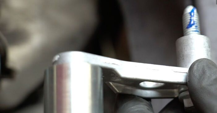 Wie problematisch ist es, selber zu reparieren: Wasserpumpe + Zahnriemensatz beim Seat Ibiza IV Sportcoupe 1.6 TDI 2014 auswechseln – Downloaden Sie sich bebilderte Tutorials