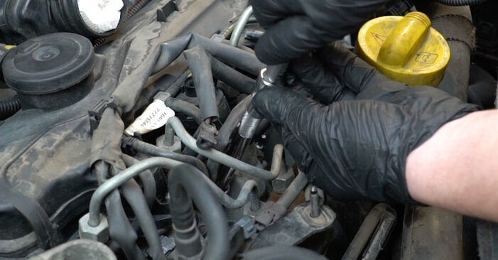 Cum să schimbați Bujie incandescenta la RENAULT Twingo II Van / Hatchback (CNO_) 2012 - sfaturi și trucuri utile