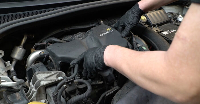 How to change Glow Plugs on Renault Clio 3 Van 2005 - free PDF and video manuals
