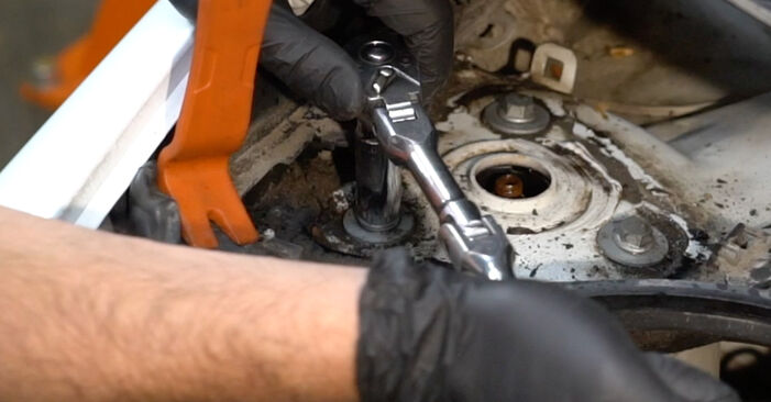 Wie kompliziert ist es, selbst zu reparieren: Stoßdämpfer am Renault Clio 3 Grandtour 1.2 16V 2014 ersetzen – Laden Sie sich illustrierte Wegleitungen herunter