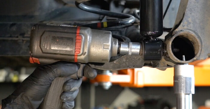 Wie schmierig ist es, selber zu reparieren: Federn beim Renault Clio 3 Grandtour 1.2 16V 2014 wechseln – Downloaden Sie sich Bildanleitungen