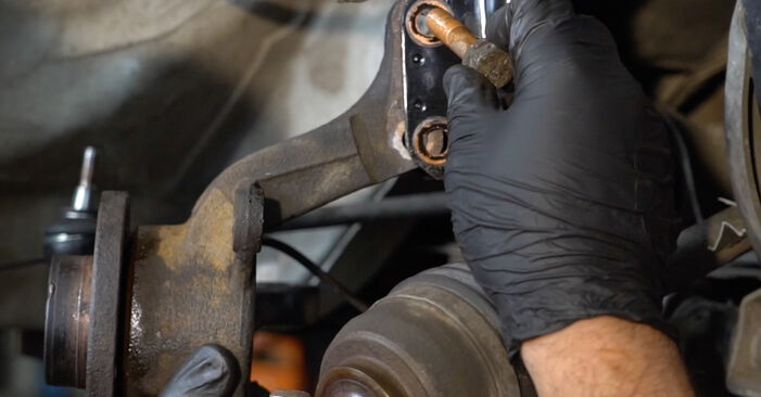 Schimbare Rulment roata Renault Kangoo KW 1.6 2011: manualele de atelier gratuite