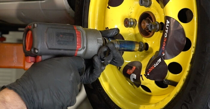 Cum să schimbați Rulment roata la RENAULT Twingo II Van / Hatchback (CNO_) 2012 - sfaturi și trucuri utile
