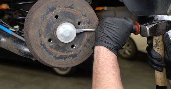 Changing Wheel Bearing on RENAULT SUPER 5 (B/C40_) 1.4 1987 by yourself