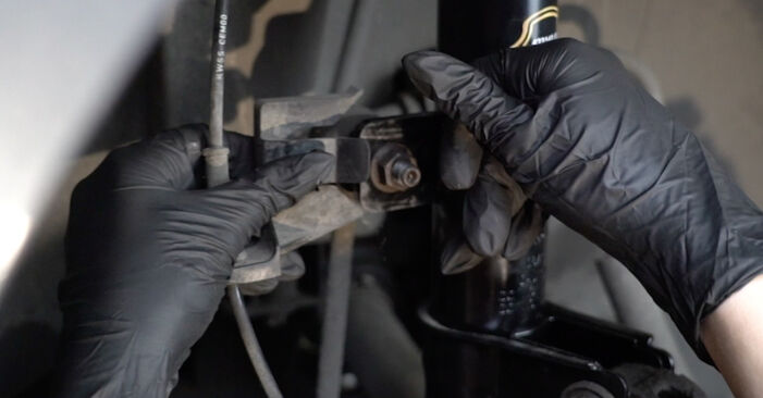 Changing Anti Roll Bar Links on PEUGEOT 307 SW Estate Van (3E_, 3H_) 1.4 HDi 2005 by yourself