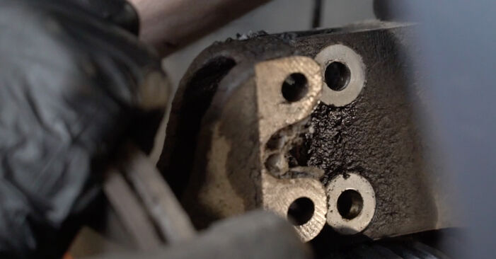 Wie kompliziert ist es, selbst zu reparieren: Stoßdämpfer am Peugeot 307 CC 2.0 HDi 135 2009 ersetzen – Laden Sie sich illustrierte Wegleitungen herunter