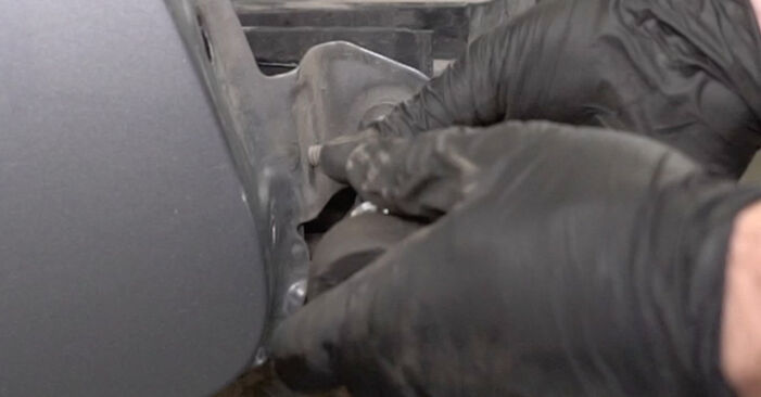 Cómo reemplazar Bomba de Agua + Kit de Distribución en un AUDI A3 Hatchback (8P1) 2.0 TDI 16V 2004 - manuales paso a paso y guías en video