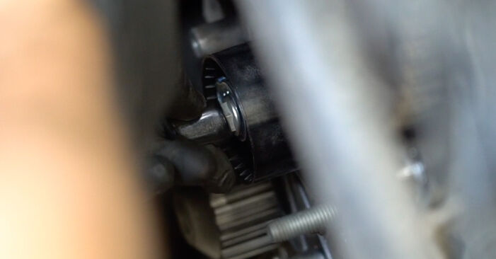 Wie man Wasserpumpe + Zahnriemensatz beim Ford Mondeo Mk5 Kombi 2014 wechselt - Gratis PDF- und Video-Tutorials