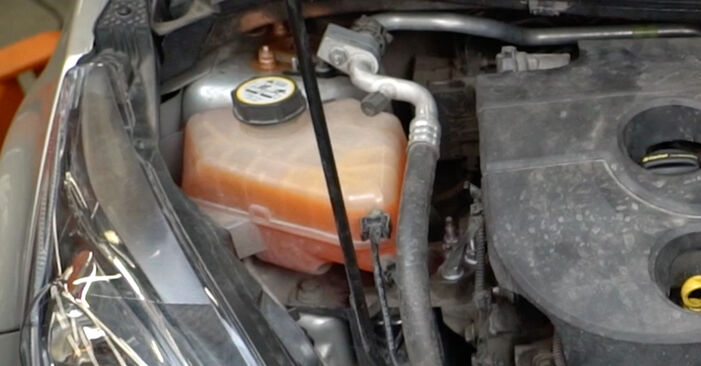 Wie man Wasserpumpe + Zahnriemensatz beim Ford Transit Connect MK2 2013 wechselt - Gratis PDF- und Video-Tutorials