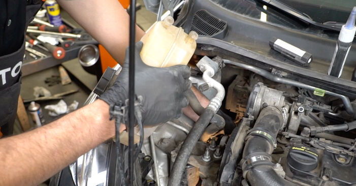 Wie kompliziert ist es, selbst zu reparieren: Wasserpumpe + Zahnriemensatz am Ford Mondeo Mk4 2.0 TDCi 2013 ersetzen – Laden Sie sich illustrierte Wegleitungen herunter