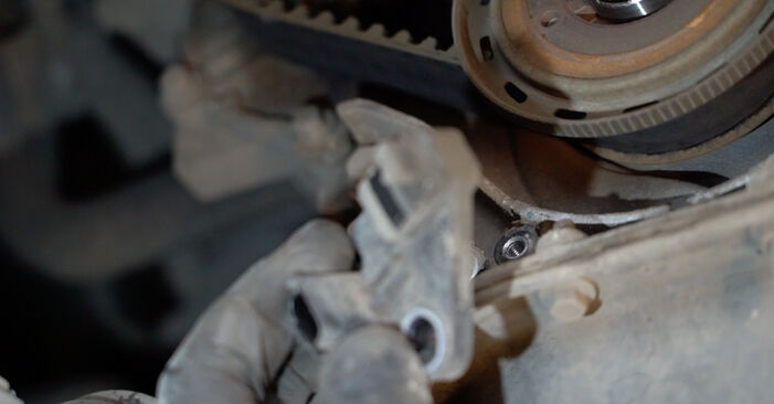 Vanskelighetsgrad: Bytte av Vannpumpe + Registerreimsett på Ford Mondeo Mk4 2.0 TDCi 2013 – last ned illustrert veiledning