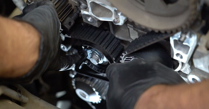 Jak wymienić Zestaw paska rozrządu w FORD Mondeo Mk4 Hatchback (BA7) 2.2 TDCi 2012: pobierz instrukcje PDF i instrukcje wideo