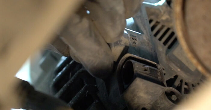 Stufenweiser Leitfaden zum Teilewechsel in Eigenregie von Ford Mondeo Mk4 Turnier 2011 2.0 Wasserpumpe + Zahnriemensatz