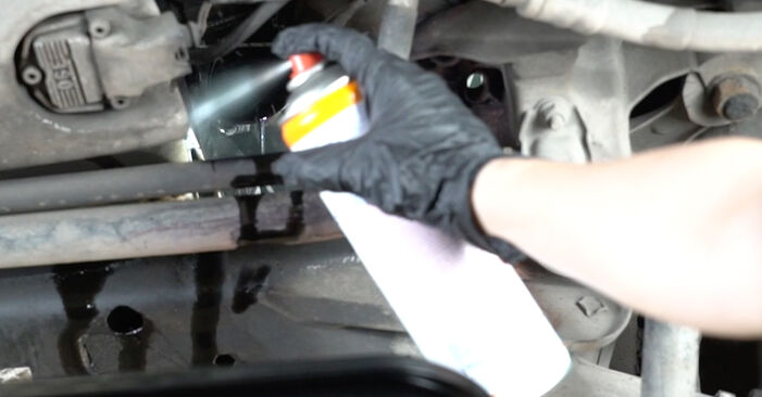 AUDI A3 2.0 TDI Oil Filter replacement: online guides and video tutorials