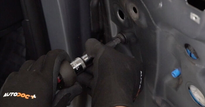 Mudar Elevador de Vidros no Audi A4 B6 Avant 2001 não será um problema se você seguir este guia ilustrado passo a passo