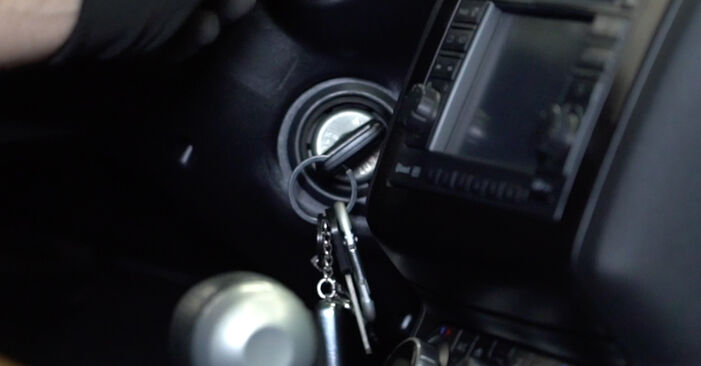 La sostituzione di Maniglie Porte su Nissan Pathfinder r51 2013 non sarà un problema se segui questa guida illustrata passo-passo