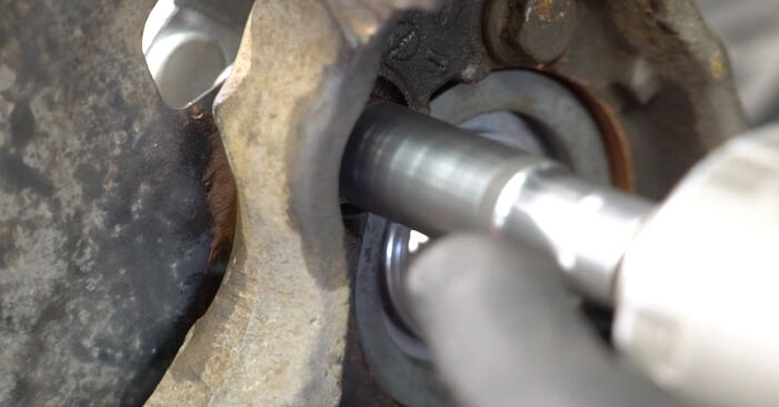 Wie problematisch ist es, selber zu reparieren: Radlager beim Nissan t31 2.0 dCi 2013 auswechseln – Downloaden Sie sich bebilderte Tutorials