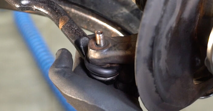Quão difícil é efetuar a substituição de Rolamento da Roda no Nissan t31 2.0 dCi 2013 por si mesmo - descarregue o guia ilustrado